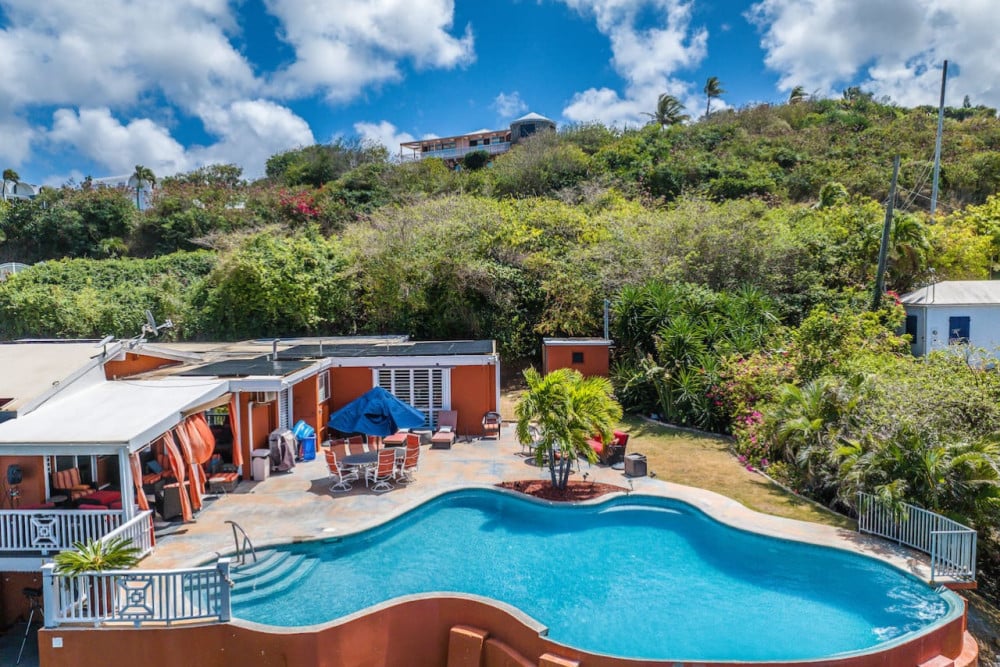 Hook ’em on Paradise