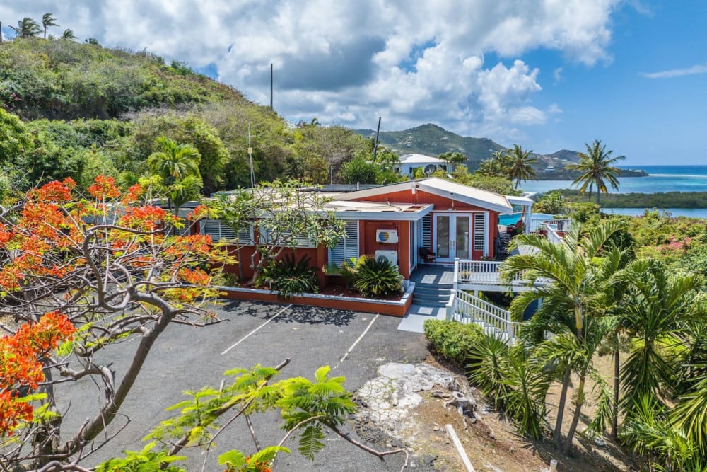 Hook ’em on Paradise