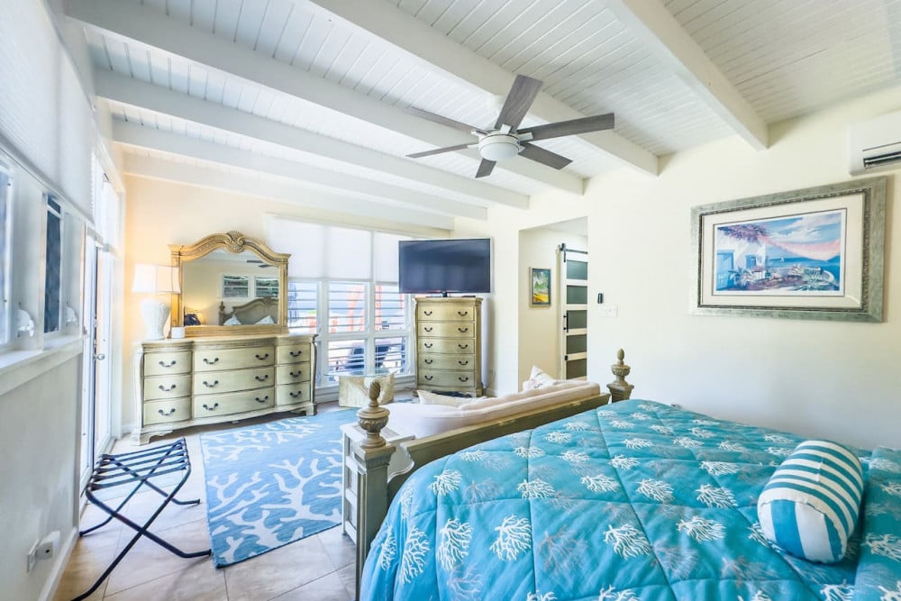 Hook ’em on Paradise