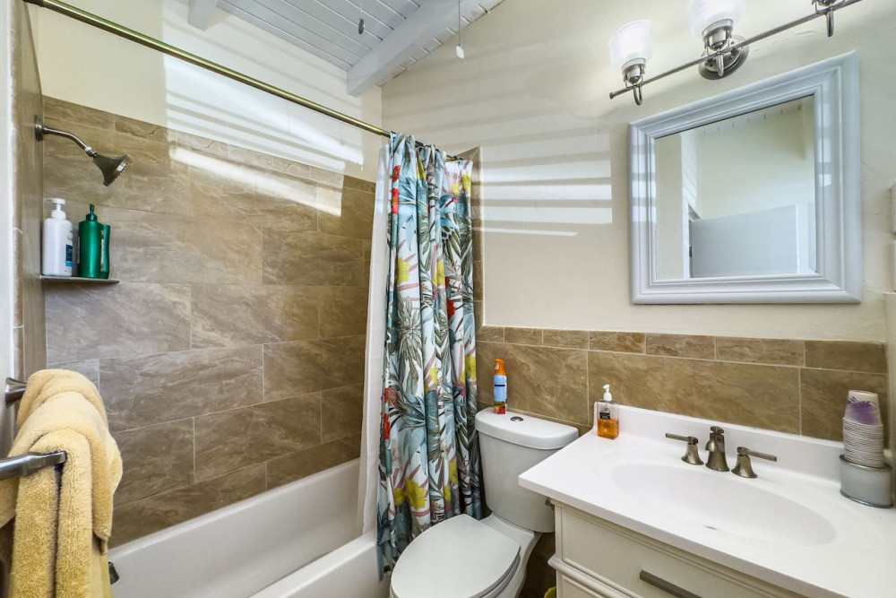 Hook ’em on Paradise