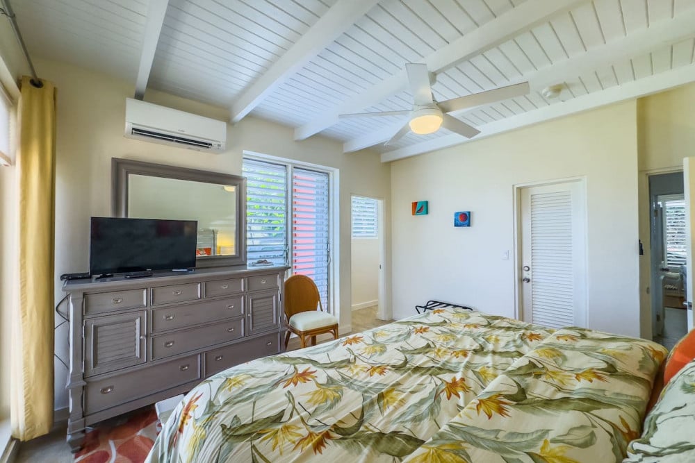 Hook ’em on Paradise