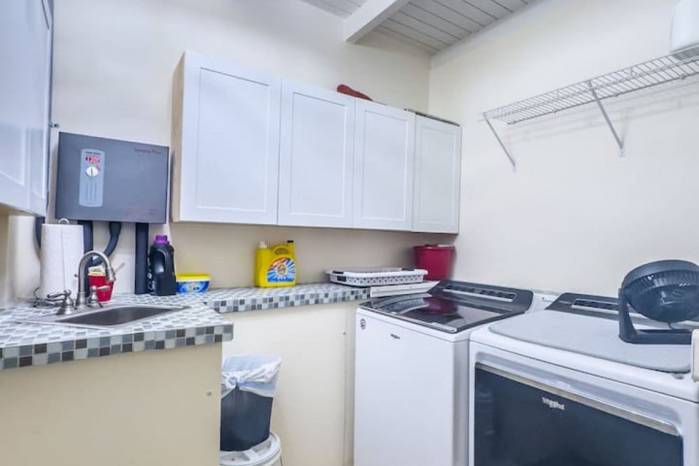 Hook ’em on Paradise