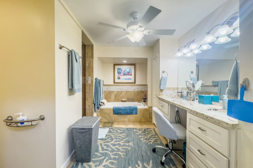 Hook ’em on Paradise