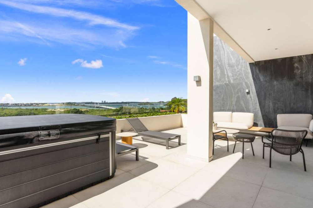 Lunark Penthouse