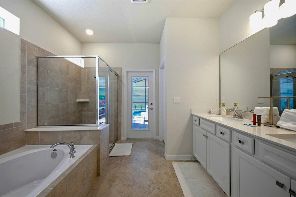 Windsor Cay 302