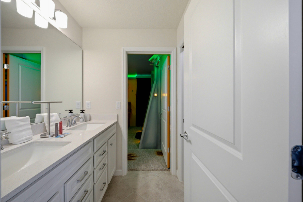Windsor Cay 302