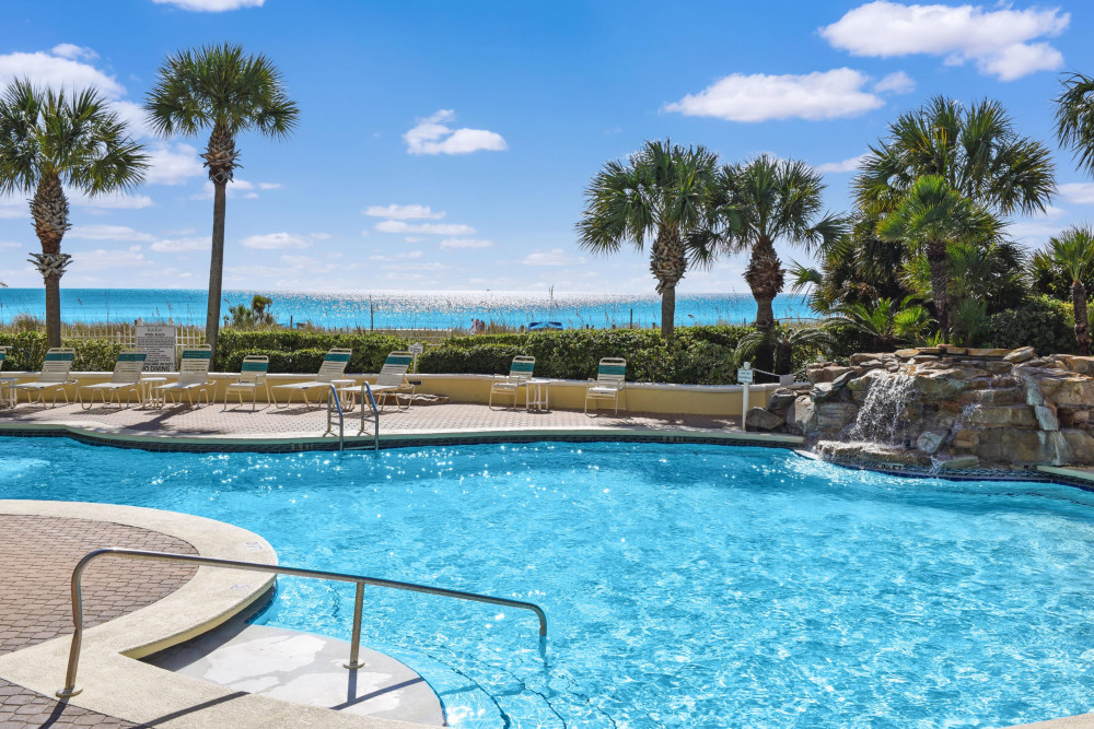 Destin 230
