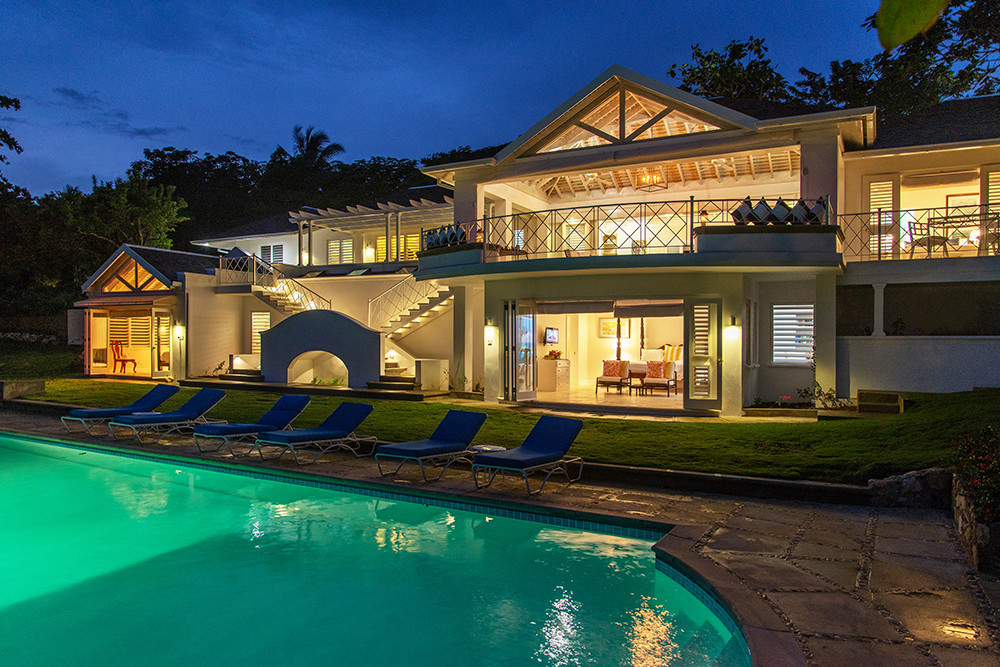 Hillside House on Round Hill