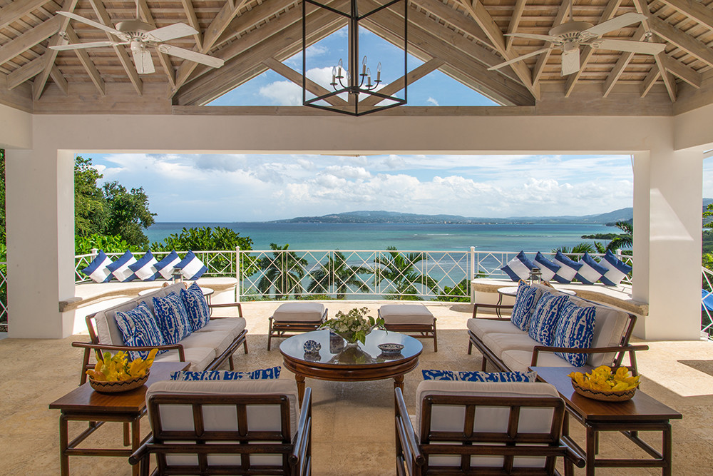 Hillside House on Round Hill