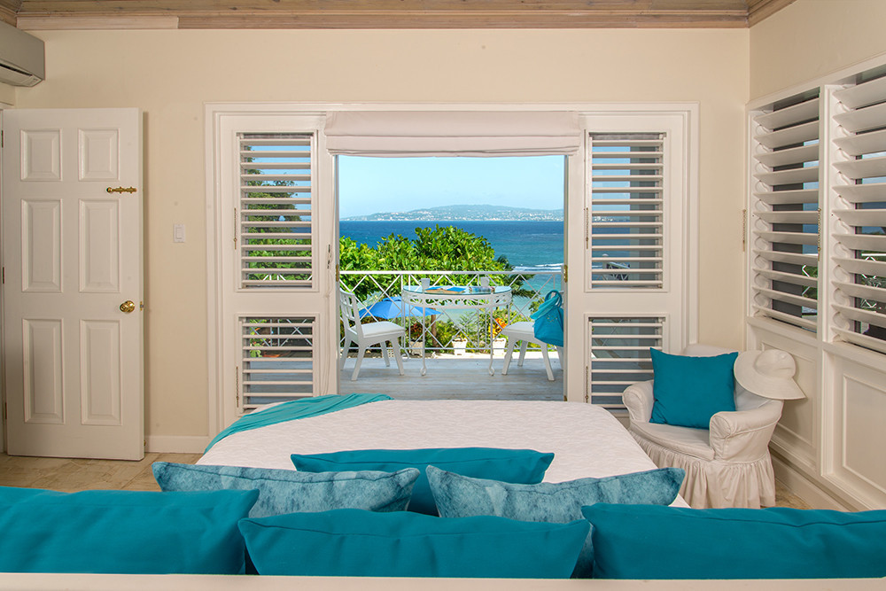 Hillside House on Round Hill