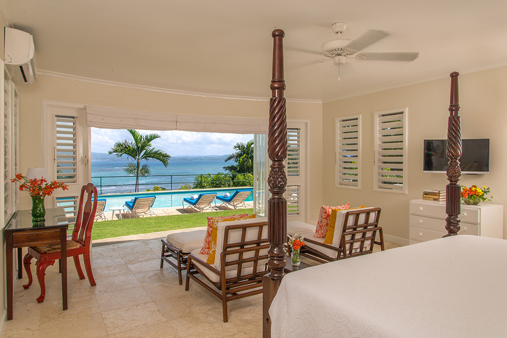 Hillside House on Round Hill