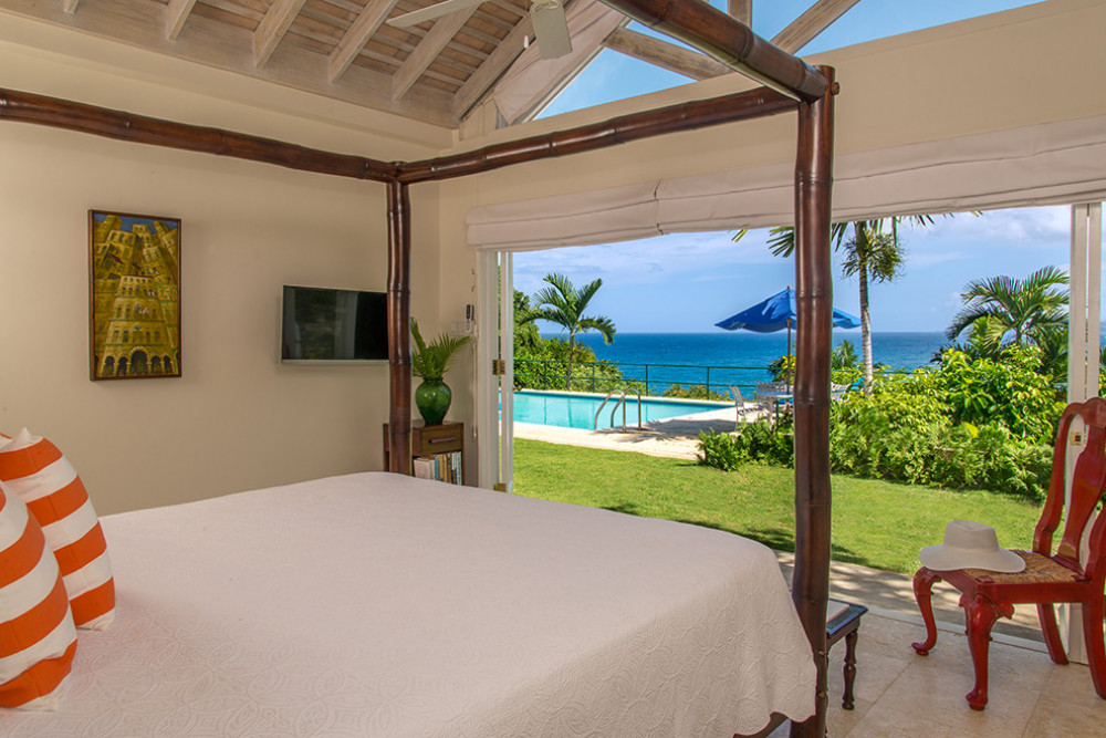 Hillside House on Round Hill