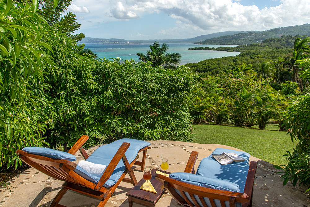 Hillside House on Round Hill