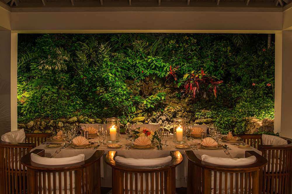 Hillside House on Round Hill