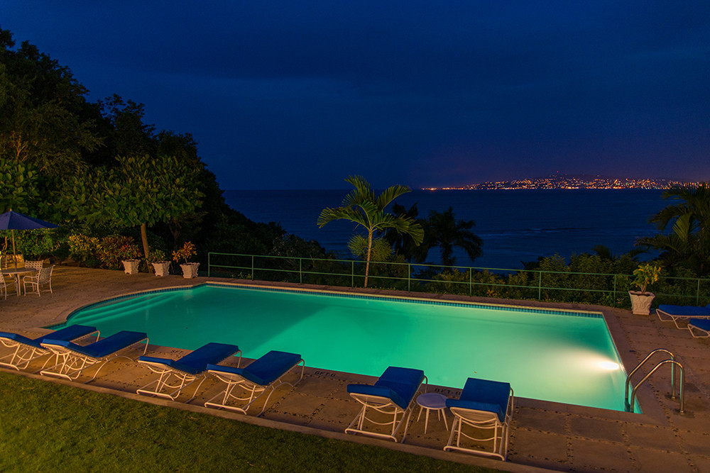 Hillside House on Round Hill