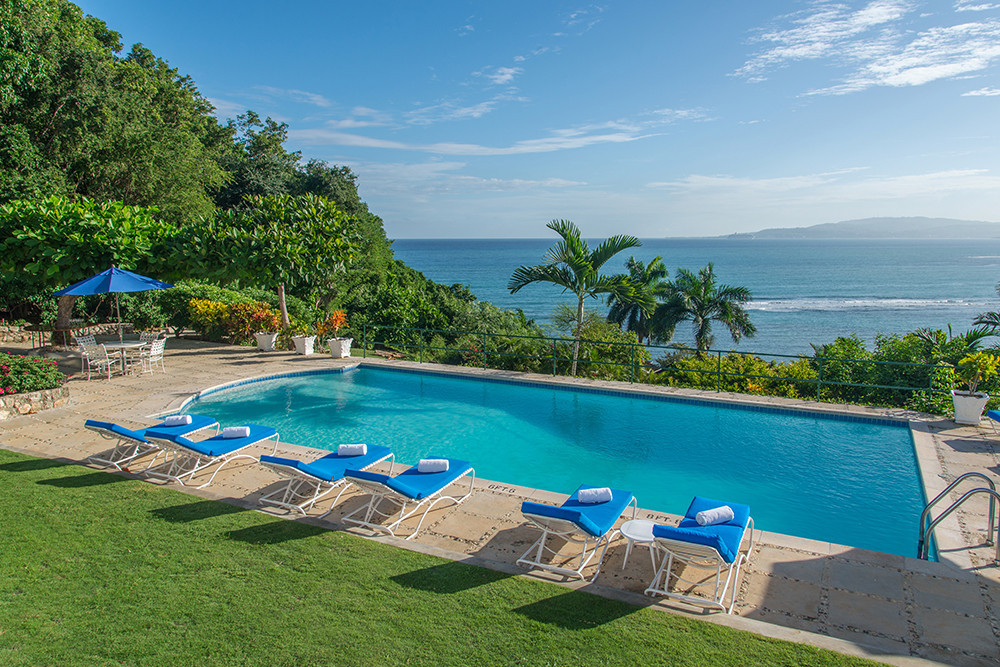 Hillside House on Round Hill