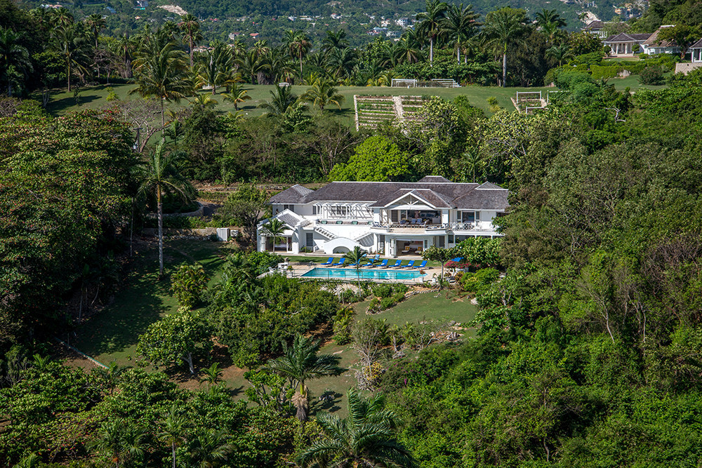 Hillside House on Round Hill