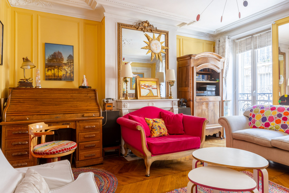 Painting the Streets of Pigalle