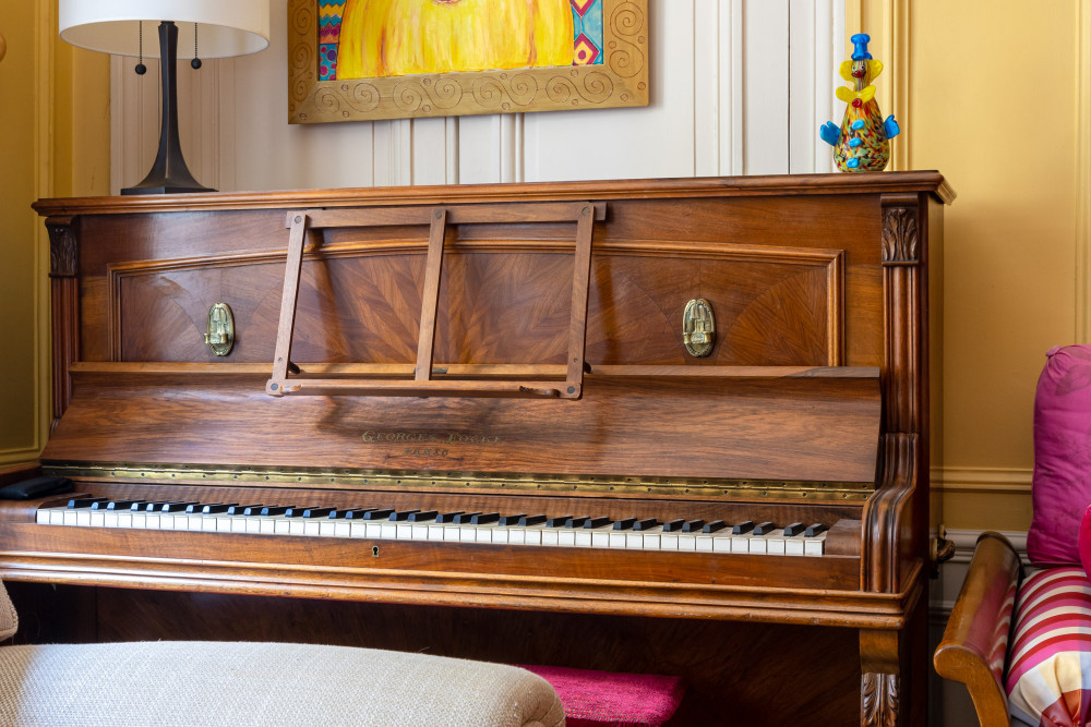 Painting the Streets of Pigalle