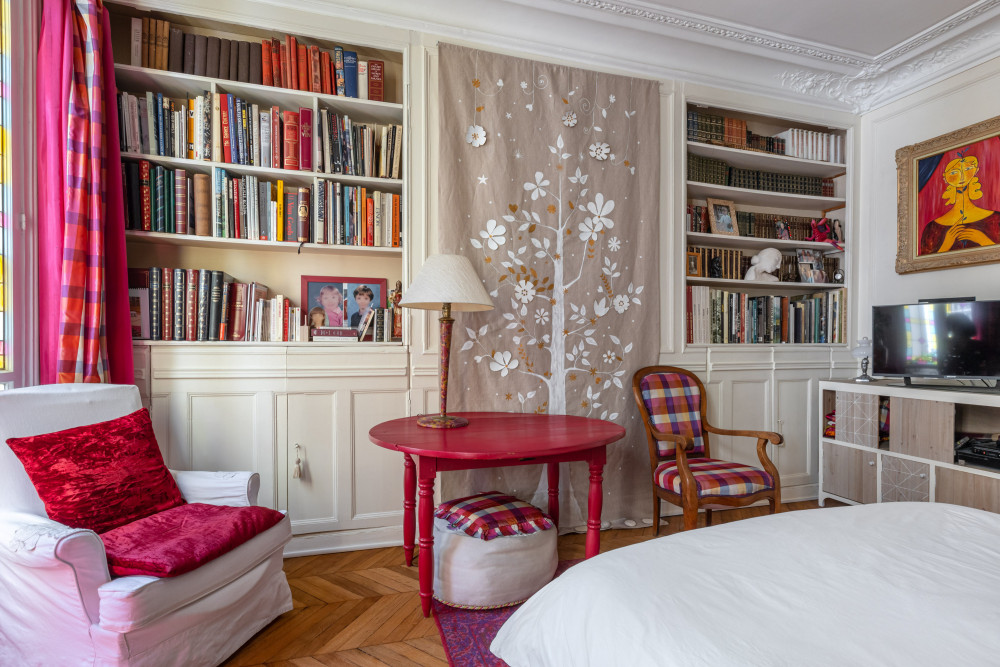 Painting the Streets of Pigalle