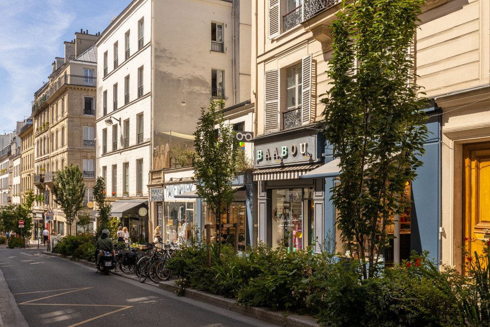 Painting the Streets of Pigalle
