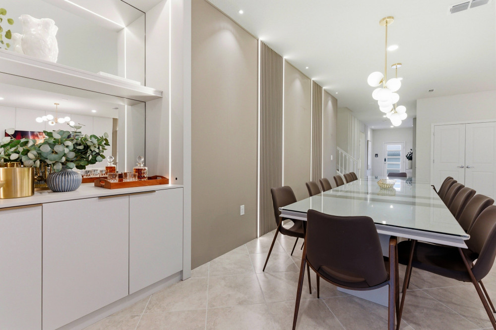 Windsor Cay 240