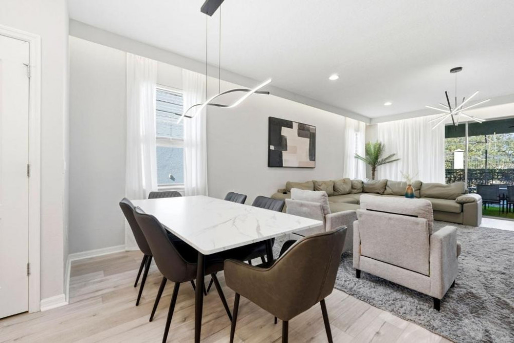 Windsor at Westside 2600