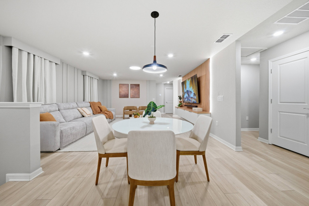 Windsor Cay 244