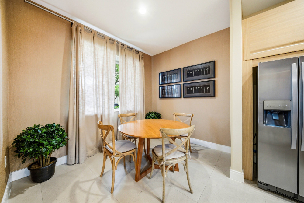 Magic Village Yards 16