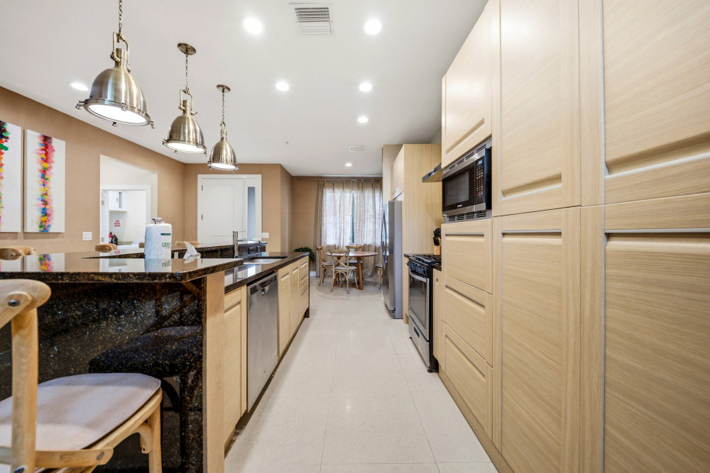 Magic Village Yards 16