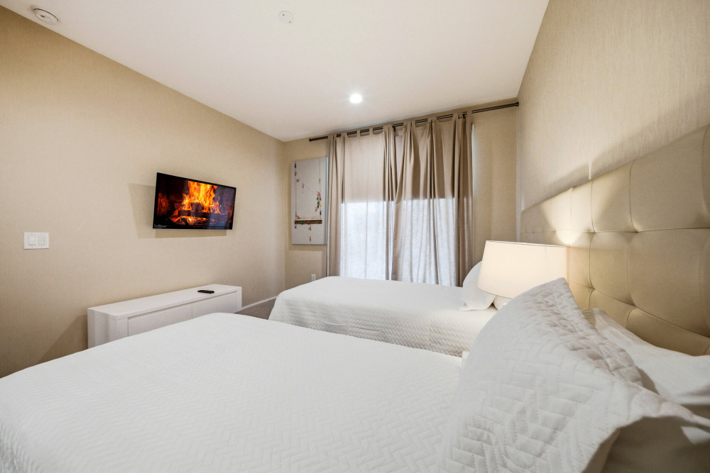 Magic Village Yards 16