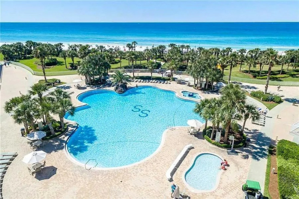 Destin 242
