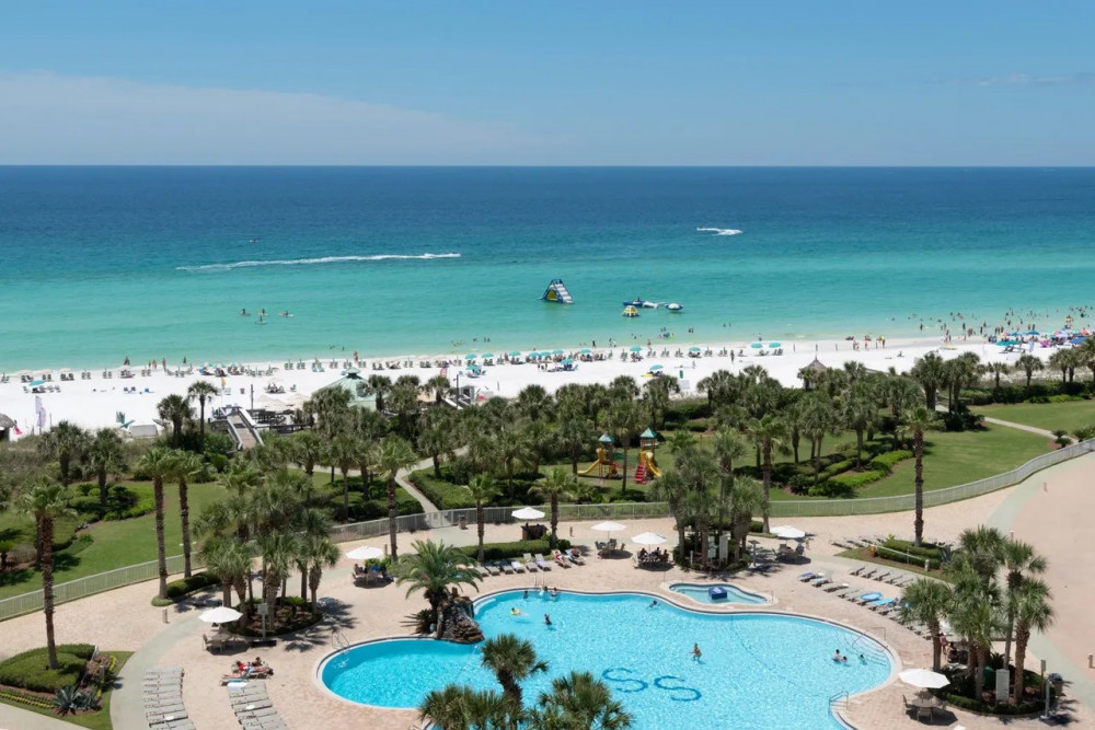 Destin 242
