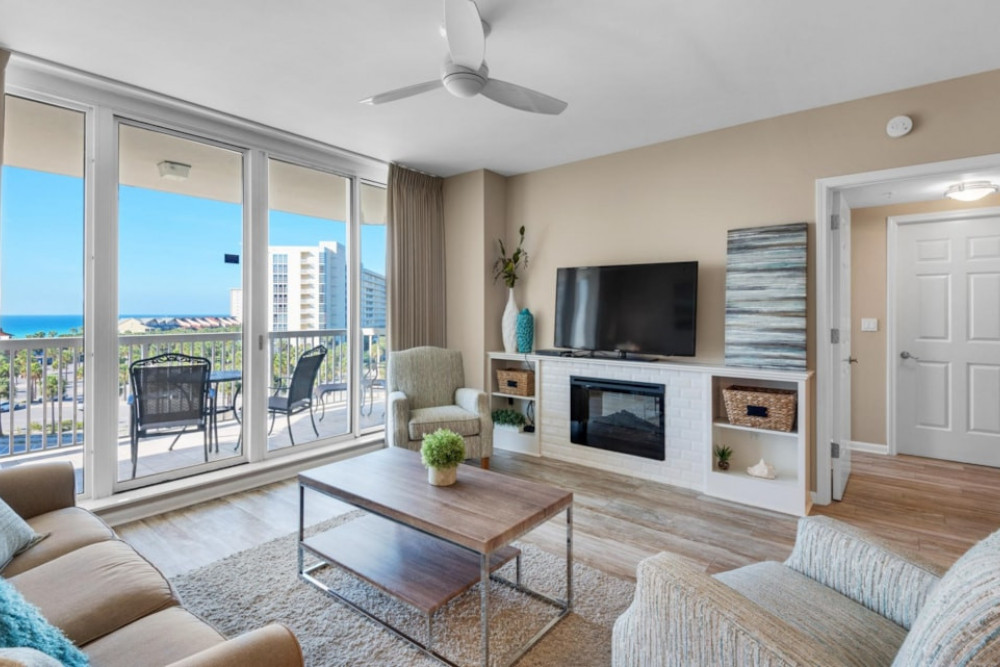 Destin 242
