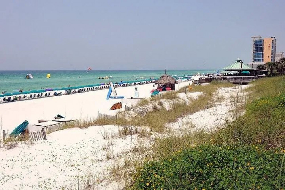 Destin 242