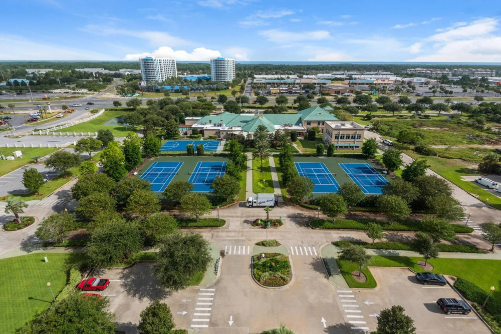 Destin 242