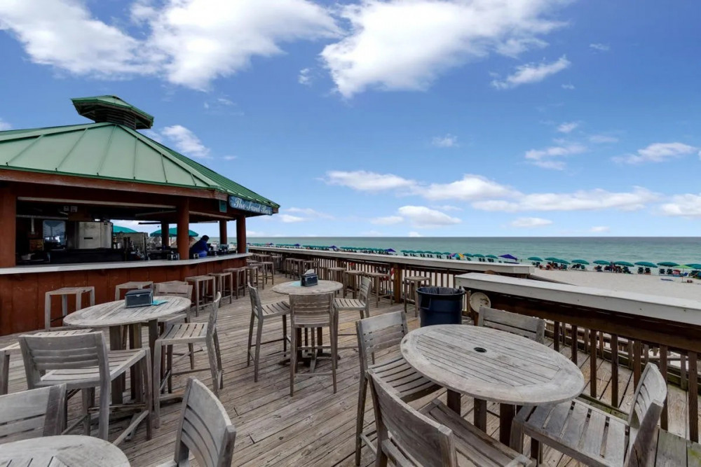 Destin 242