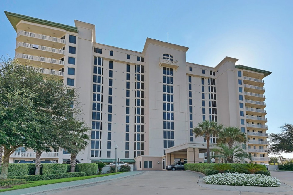 Destin 242