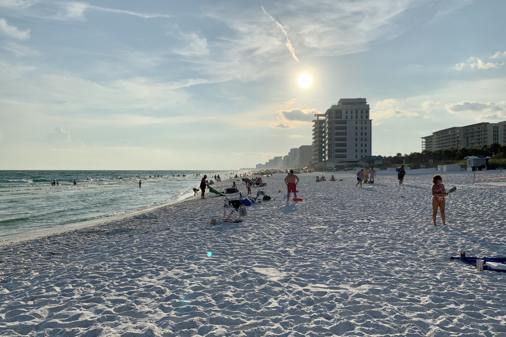 Destin 242
