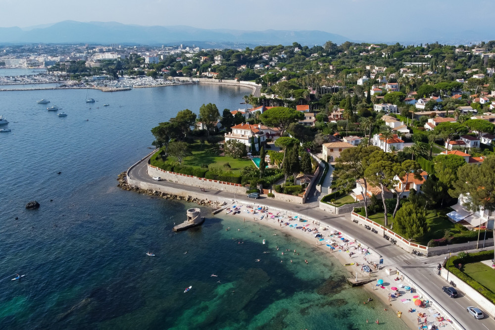 Antibes 6