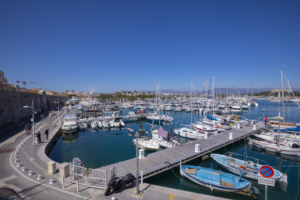 Antibes 6