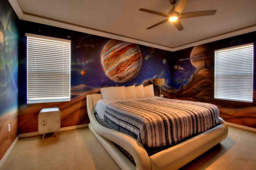 Global Villa & Hollywood Villa