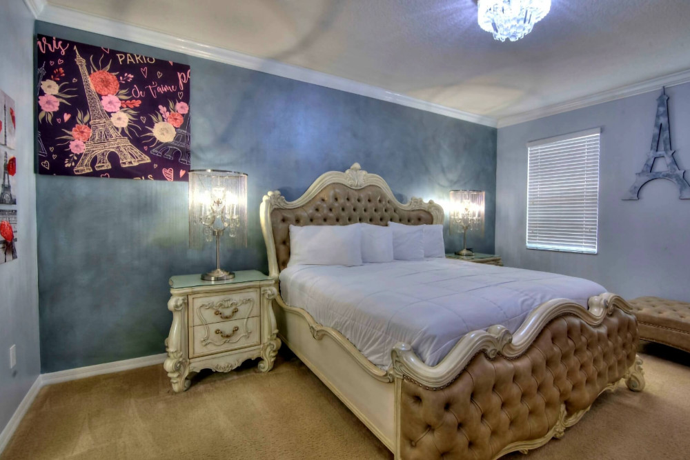 Global Villa & Hollywood Villa