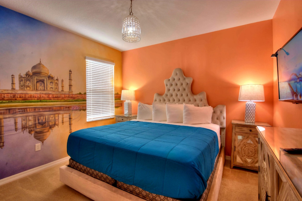 Global Villa & Hollywood Villa