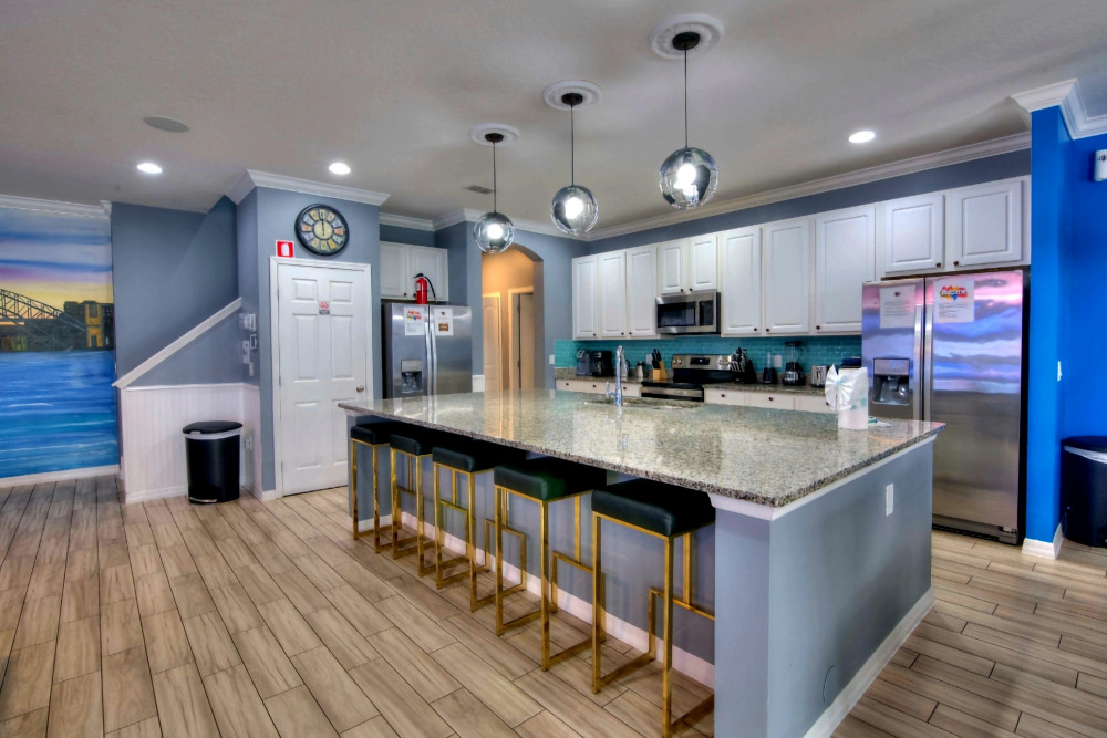 Global Villa & Hollywood Villa