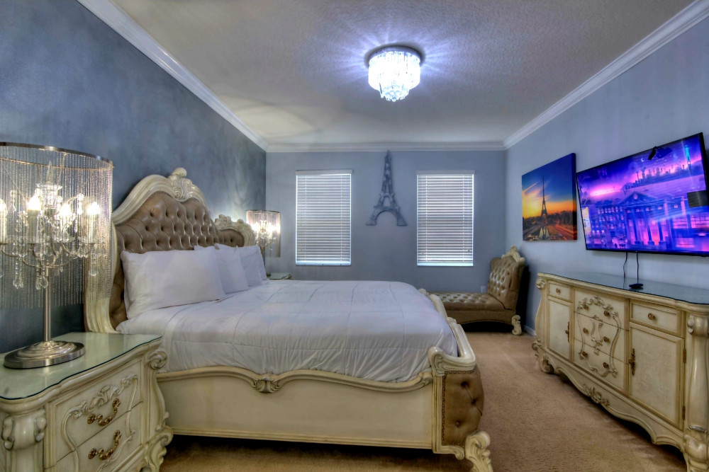 Global Villa & Hollywood Villa
