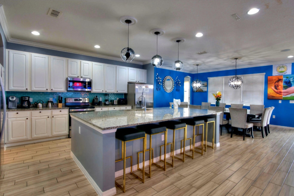 Global Villa & Hollywood Villa