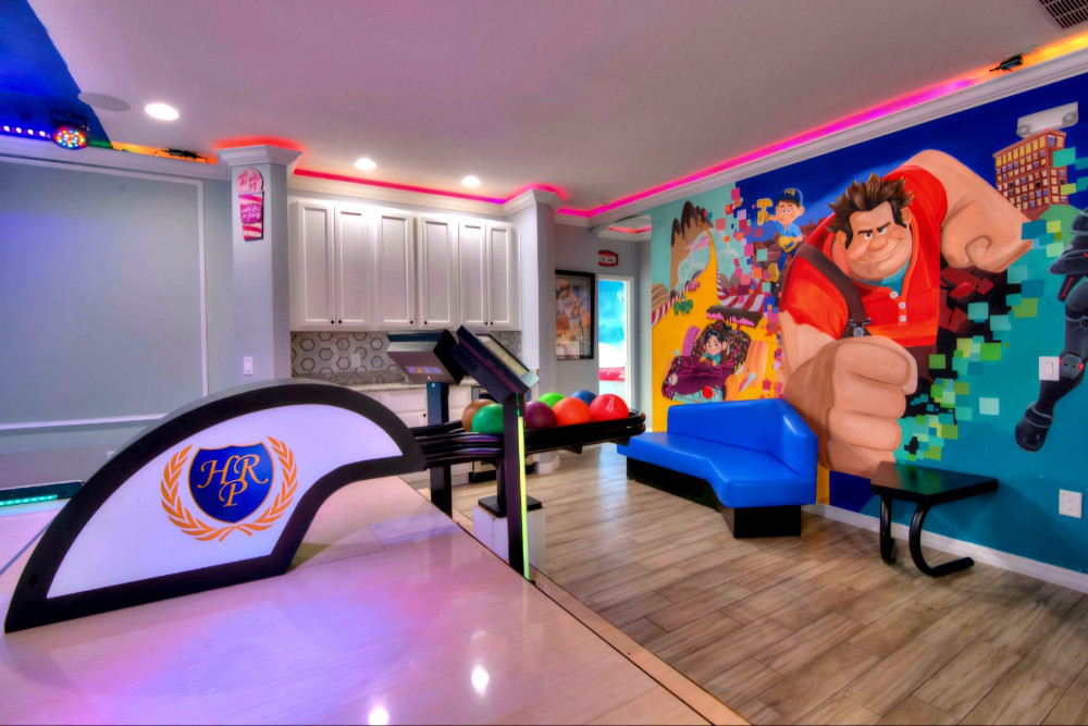 Global Villa & Hollywood Villa
