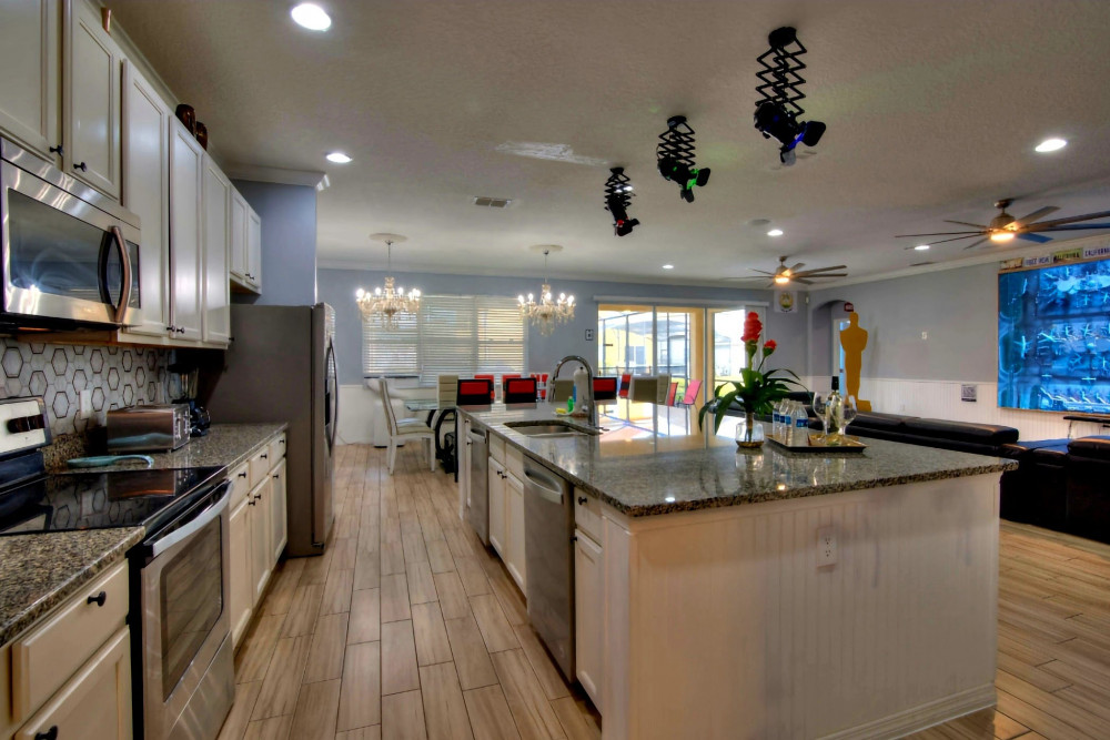 Global Villa & Hollywood Villa