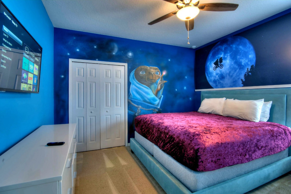 Global Villa & Hollywood Villa